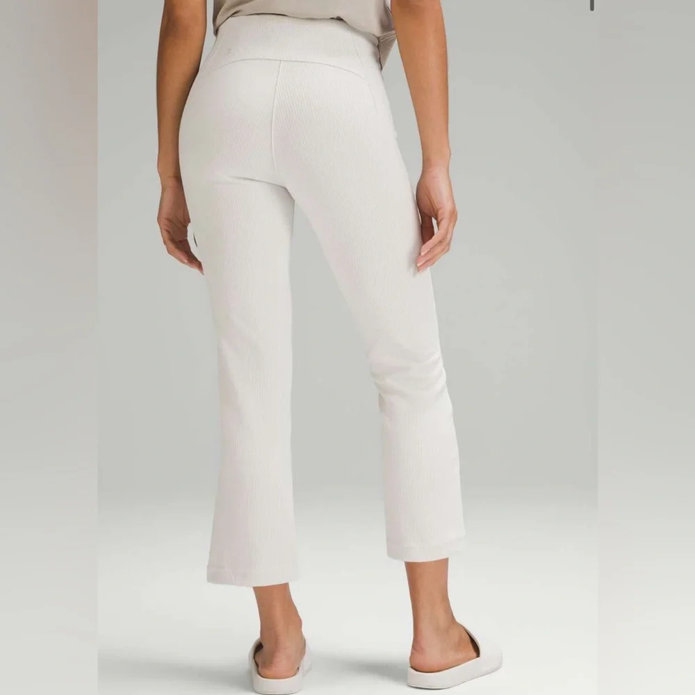 NWT Lululemon Ribbed Softstreme Zip-Leg High-Rise Cropped Pants 25" - Picture 5 of 7